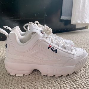 kids Fila shoes size 4